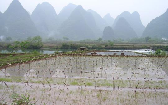 Fietsen tussen de bergen