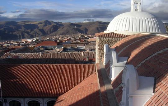 Voetbal bij de chinees en verlaten straten