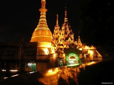 yangon temples by night 20161002 1481233591