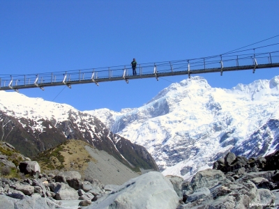 hangbrug op de trail naar mtcook 20170425 1769713270