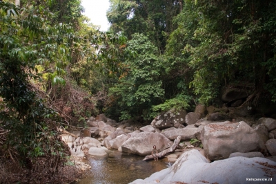 gunung gading afkoelen bij de waterval 20151005 1690114834