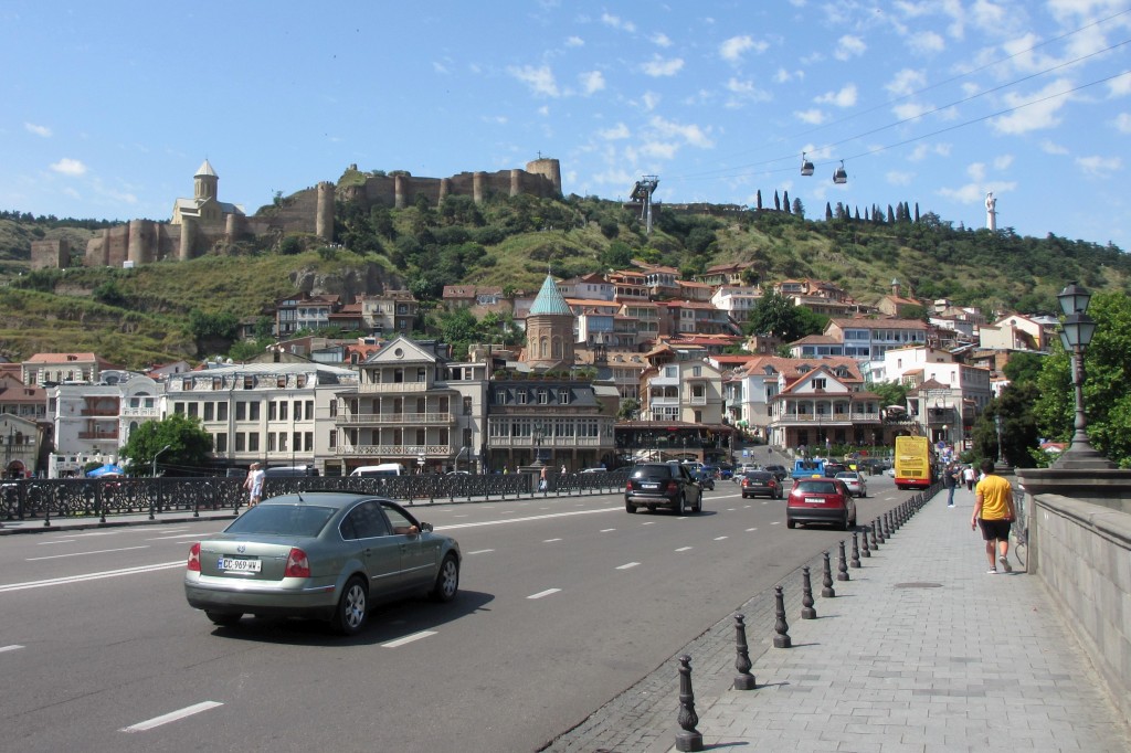 tbilisi brug richting de oude stad 20190623 2065668168
