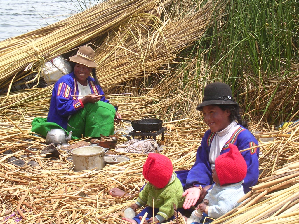 lake titicaca bij de uros bevolking 20180301 1364019861
