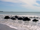 Moeraki boulders  - Grote knikkers in zee