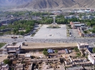 Lhasa - Het plein voor het Potala