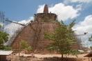 Anuradhapura - dagoba in de steigers