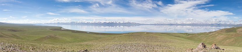 KYRGIZIE - Song kol, bergmeer op 3016 m. hoogte